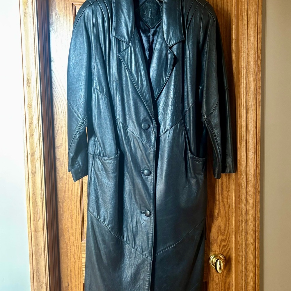 Jacqueline Ferrar Black Leather Jacket Timeless Style